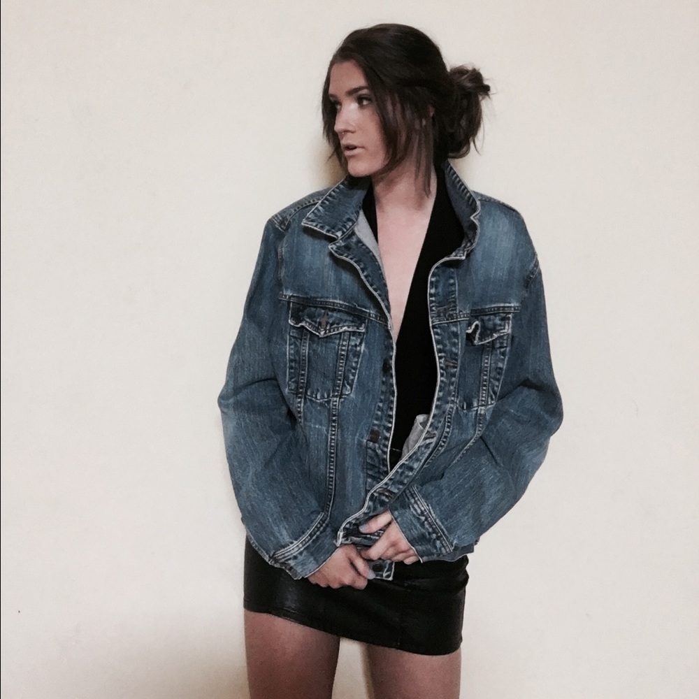 VINTAGE A&F DENIM JACKET!