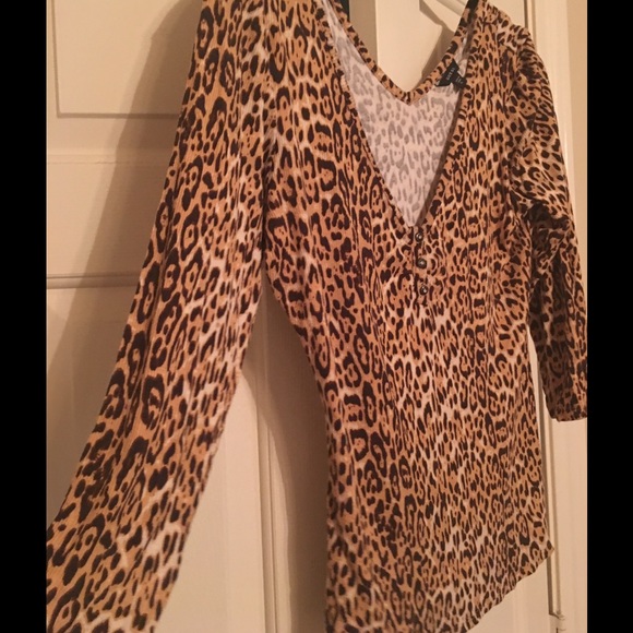 Guess leopard print top🌹XL - Picture 2 of 4