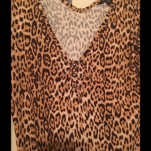 Guess leopard print top🌹XL - Picture 3 of 4