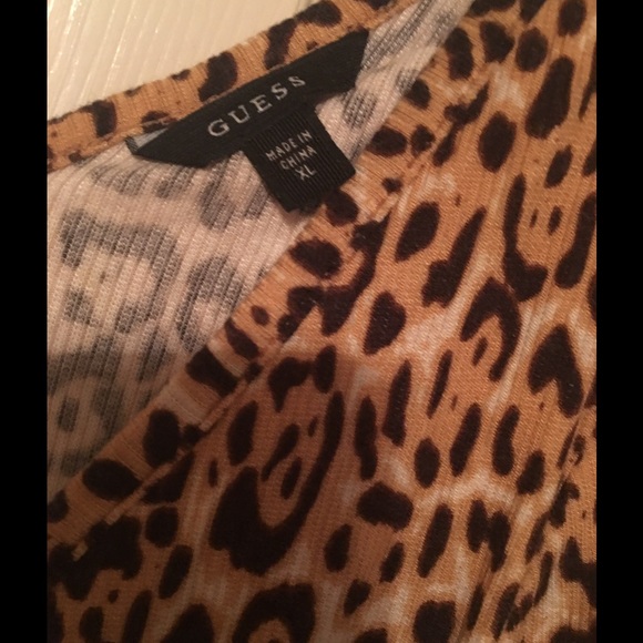 Guess leopard print top🌹XL - Picture 4 of 4
