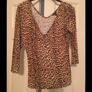 Guess leopard print top🌹XL