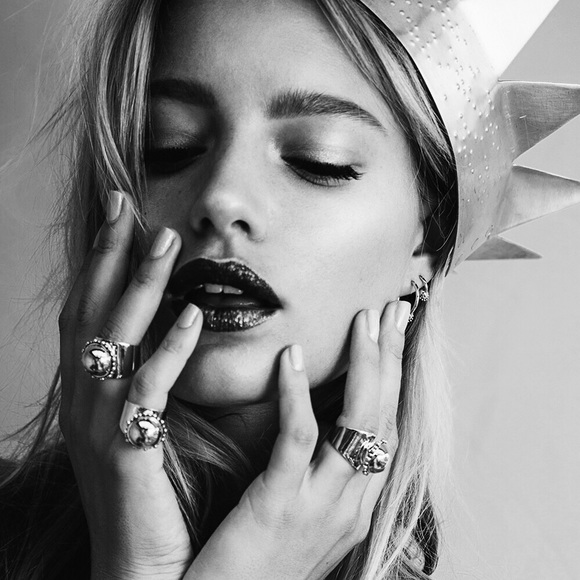 Luv AJ Silver Rococo Ring Set. Size 7 - Picture 3 of 3