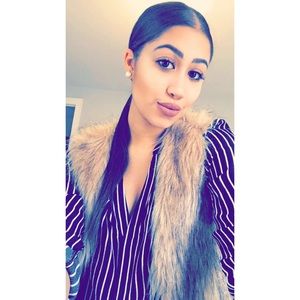 Meet your Posher, Deborah