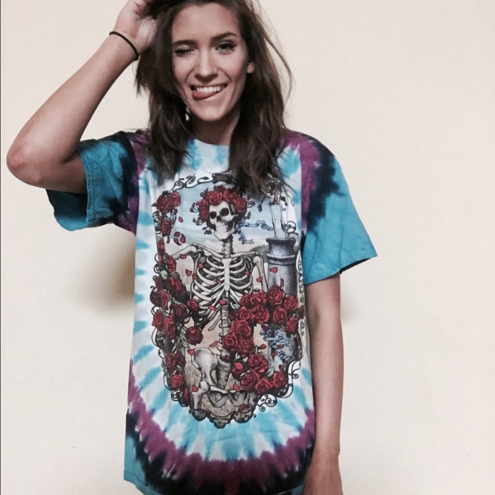 VINTAGE GREATFUL DEAD TEE!