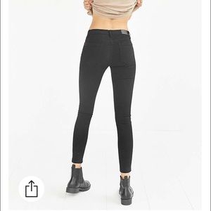 BDG Twig Mid Rise Skinny Jean-Black