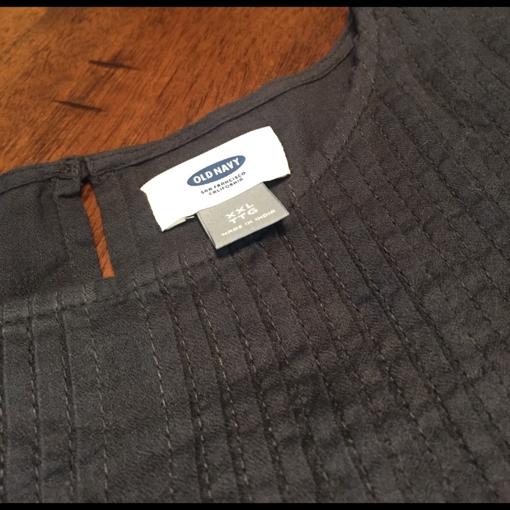 Old Navy Top - Picture 2 of 4
