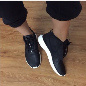 Nike Rosche Run SneakerBoot