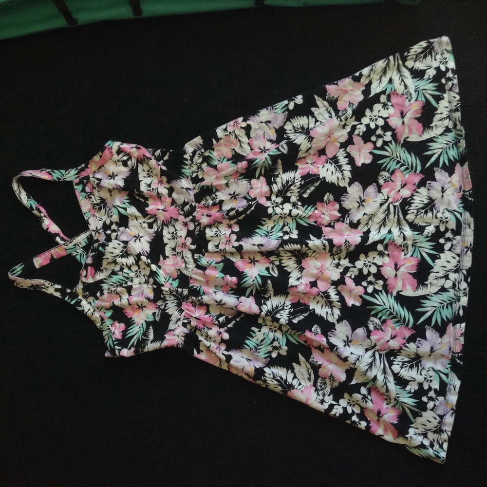 Forever 21 2x crisscross skater dress