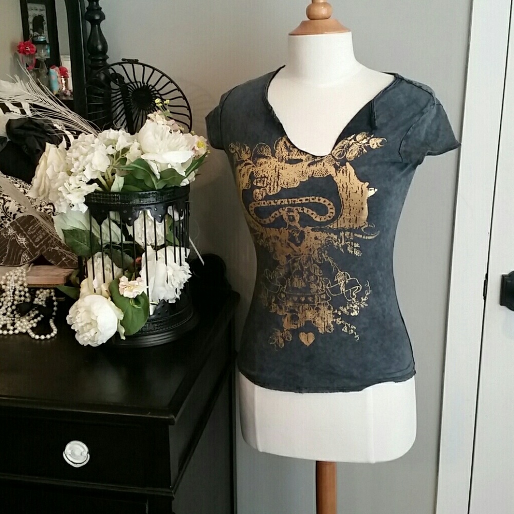 Express graphic tee