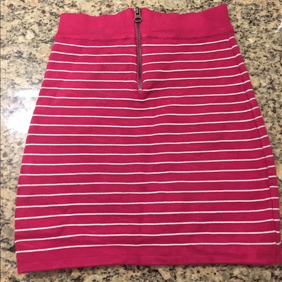 Bebe Bodycon skirt - Picture 2 of 3