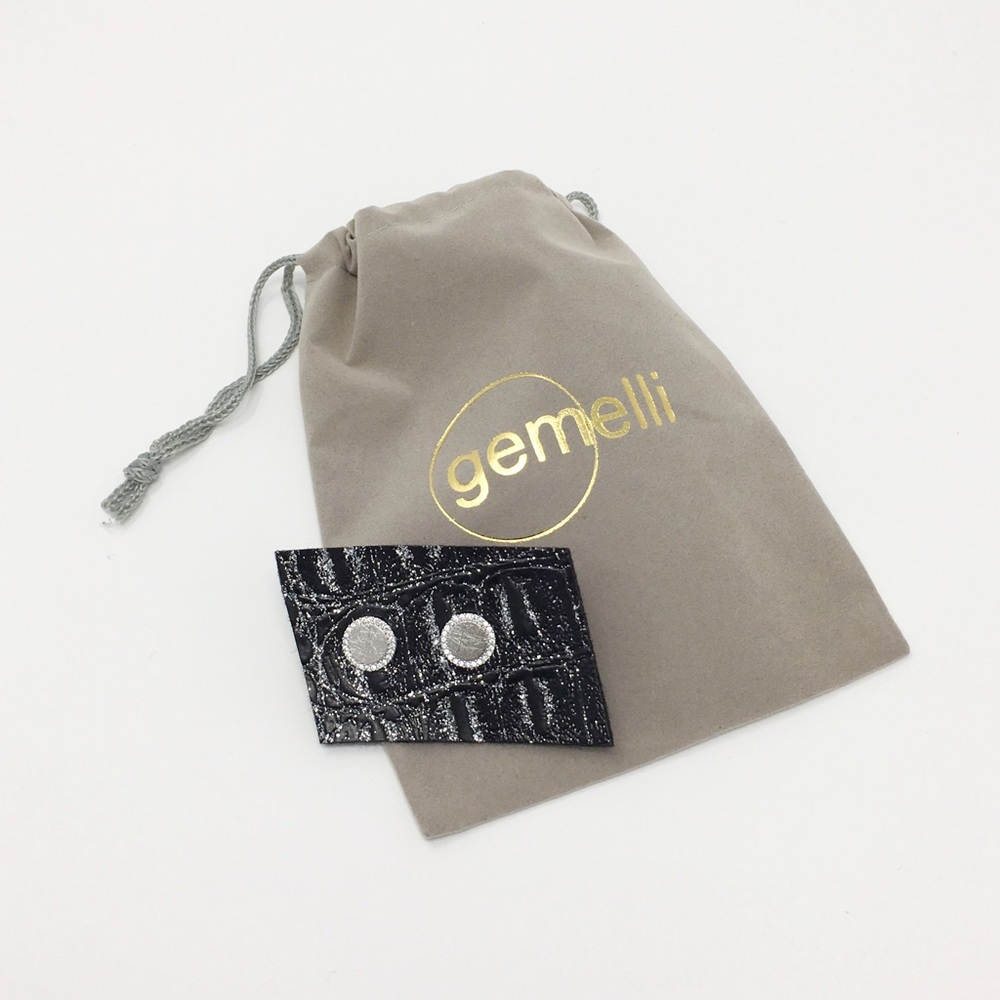 Gemelli Silver Pave Circle Stud Earrings. - Picture 4 of 6