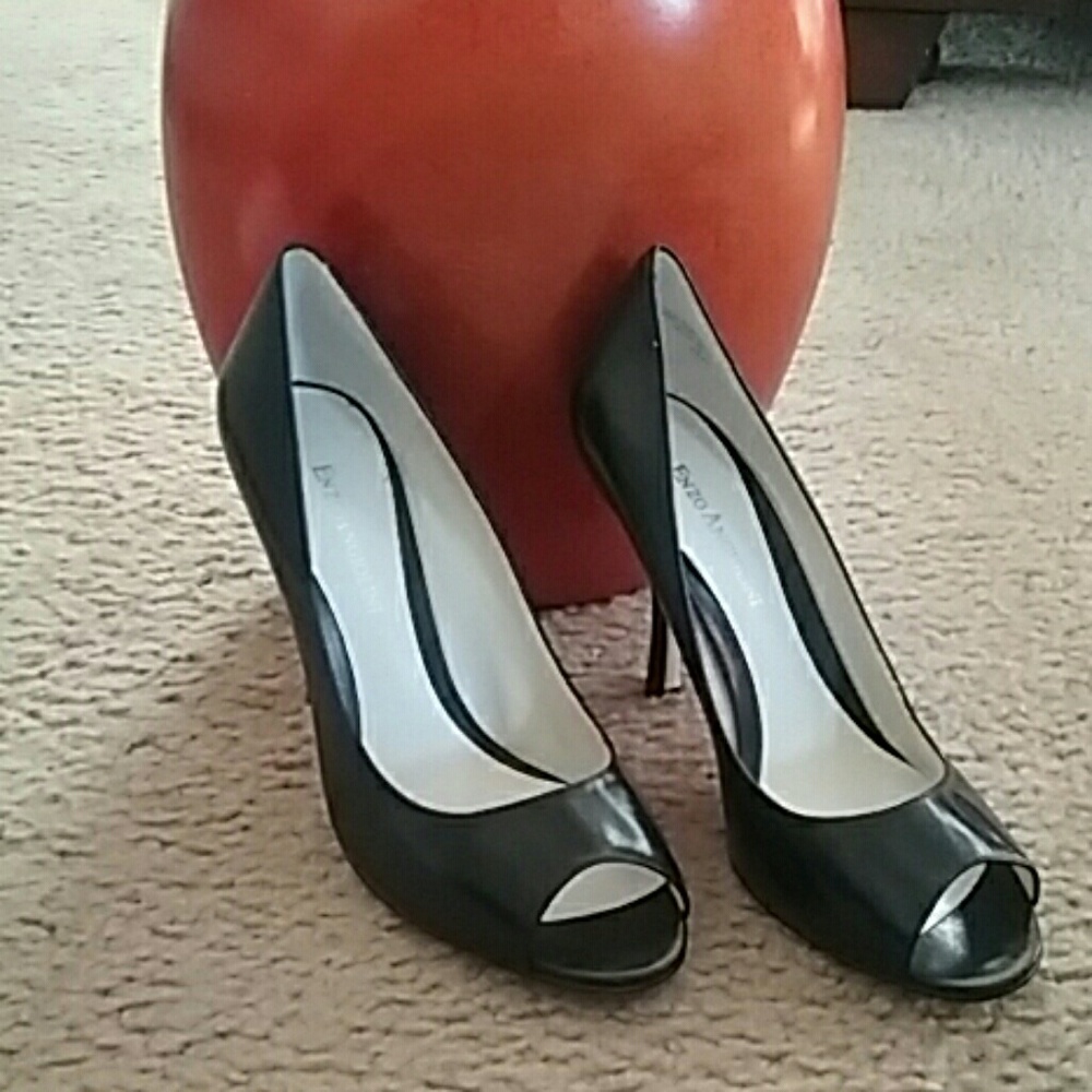Enzo Angiolini Black Leather Pumps