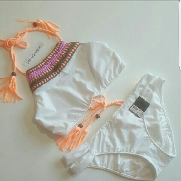 Victoria's secrets MEDIUM WHITE CROCHET BIKINI SET