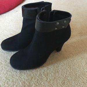 NWOT!  Black ankle boots size 8.5