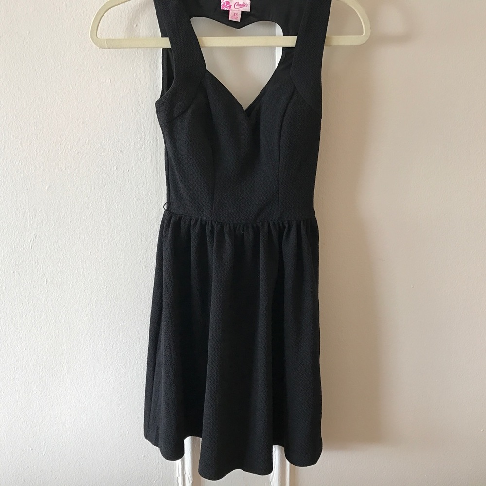 Black dress with belt