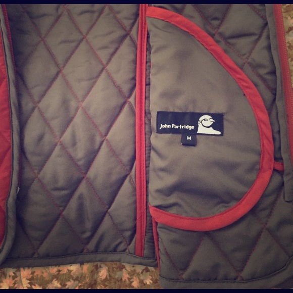 John Partridge Zip-up Quilt Vest. Size Medium - Picture 2 of 4