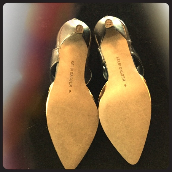 STUNNING KELSI DAGGER SANDALS/SHOES GOLD AND BLACK - Picture 4 of 4