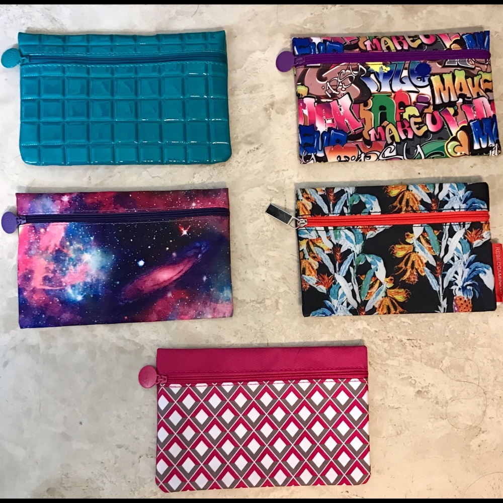 ✨BUNDLE DEAL✨ 5 Assorted Ipsy Baggies