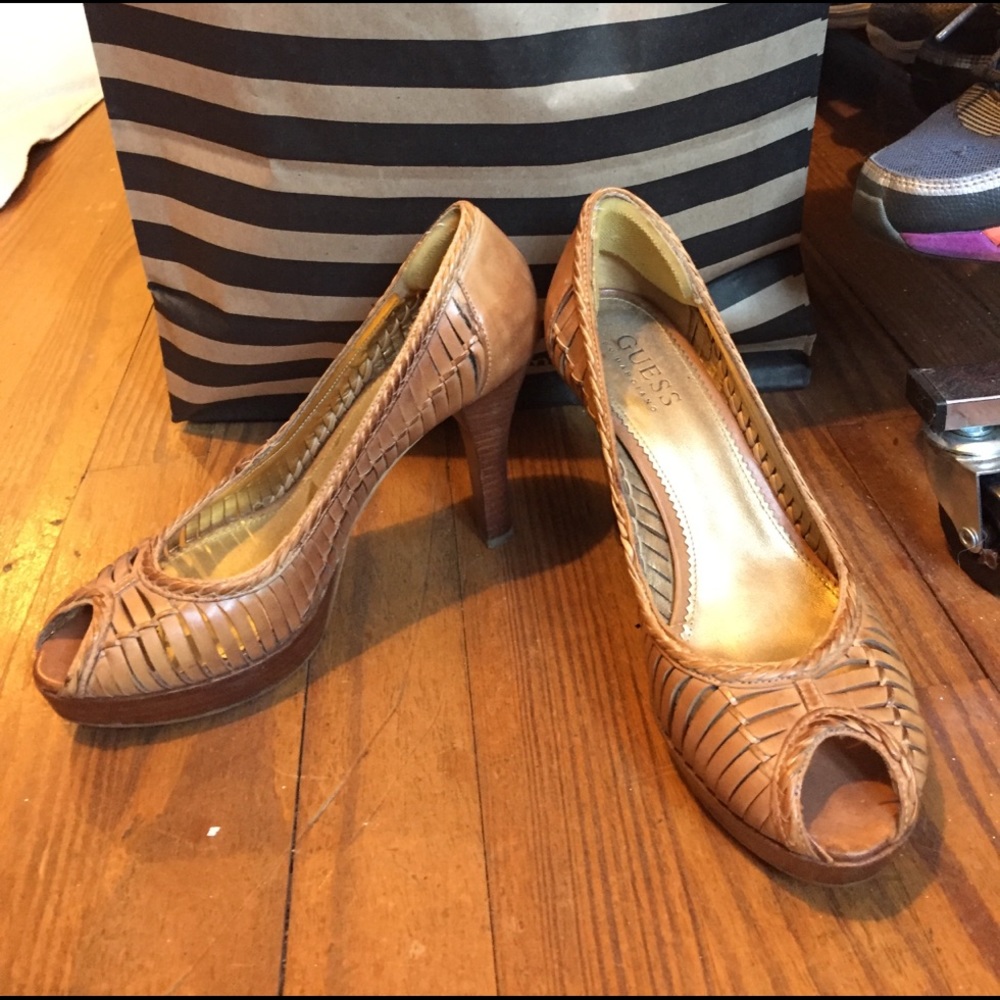 Size 6 Guess tan peep toe heels