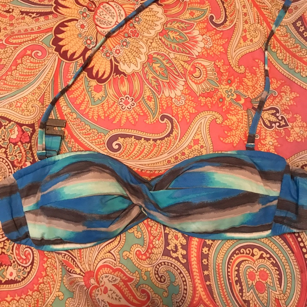 Oakley strapless bikini (with additional straps)