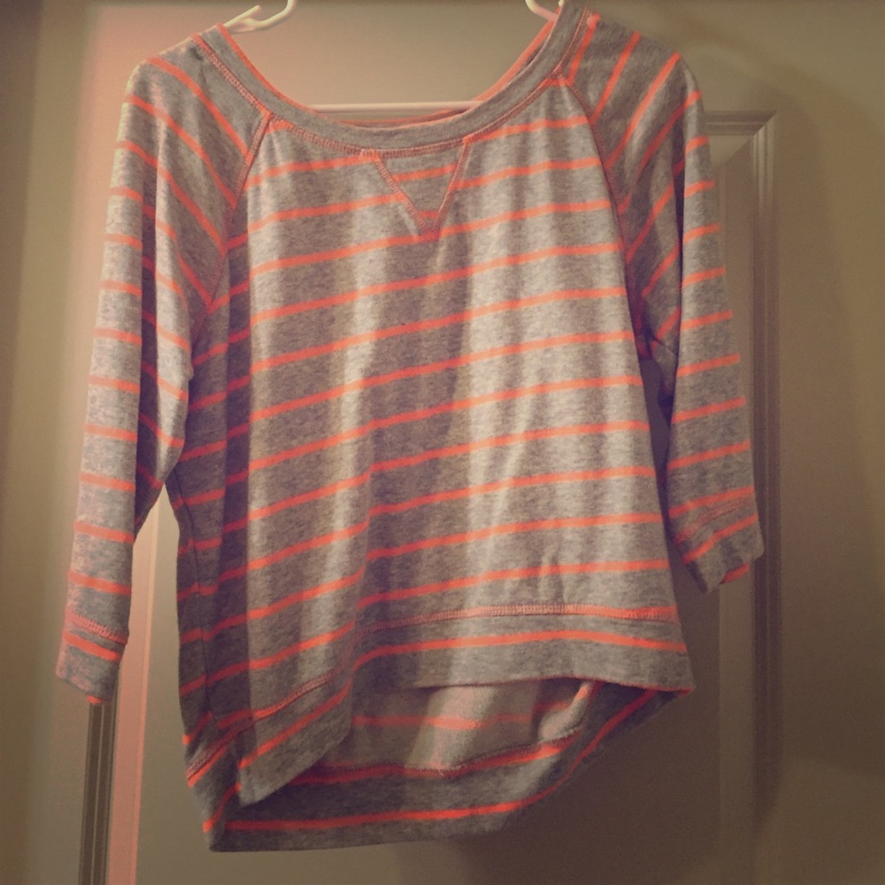 Cute gray and coral top