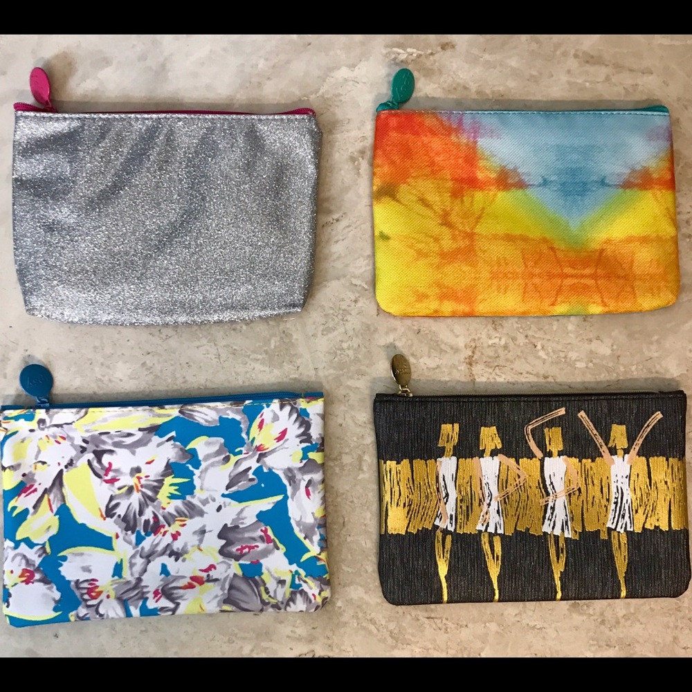 ✨BUNDLE DEAL✨ 4 Assorted Ipsy Baggies