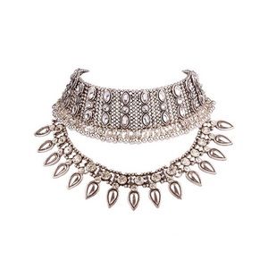 " Rihanna " Choker