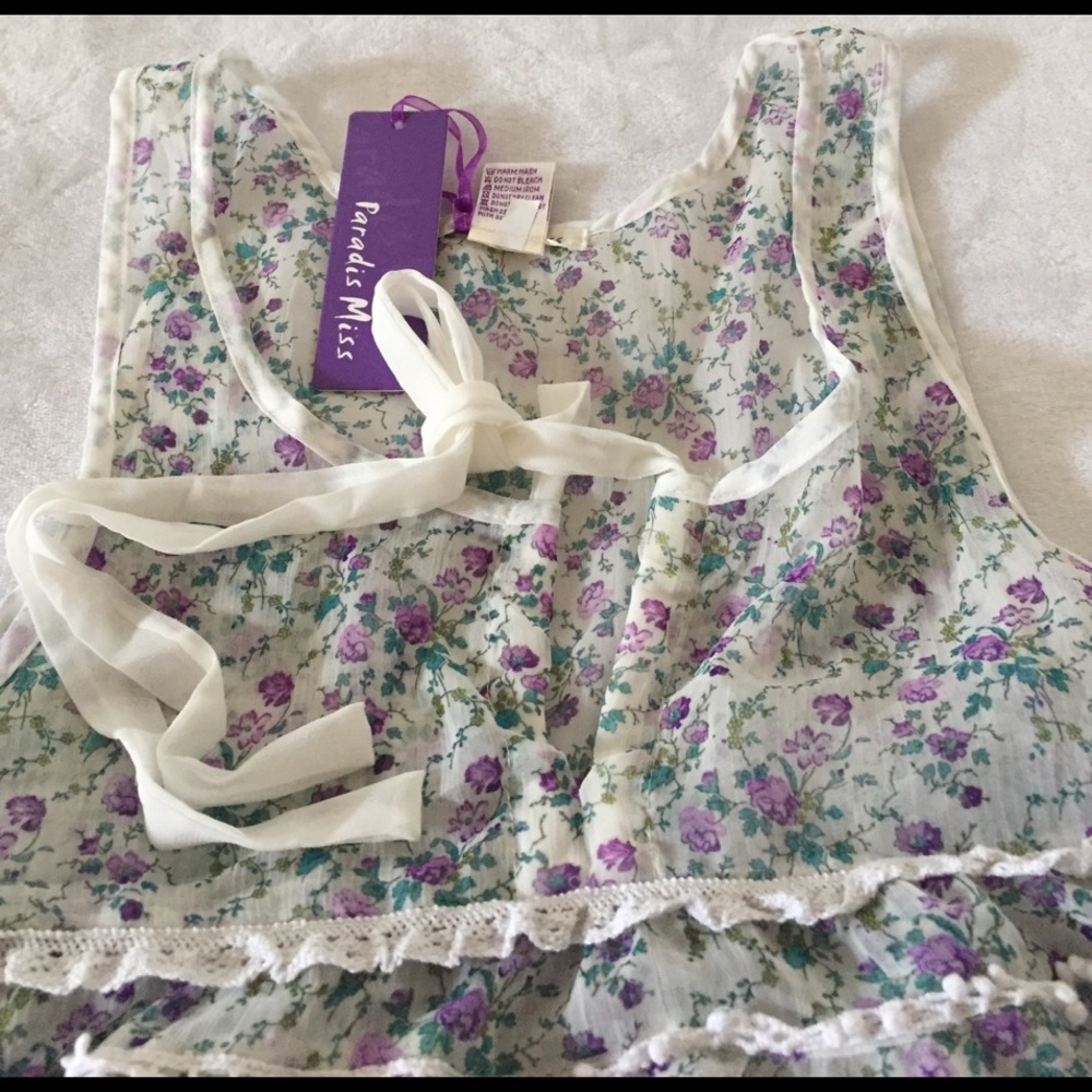 Floral top - Picture 2 of 3