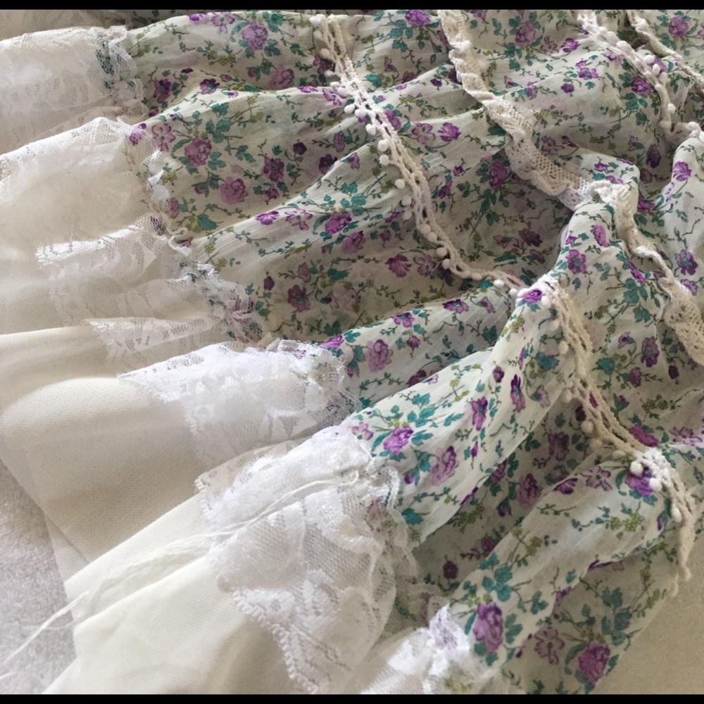 Floral top - Picture 3 of 3