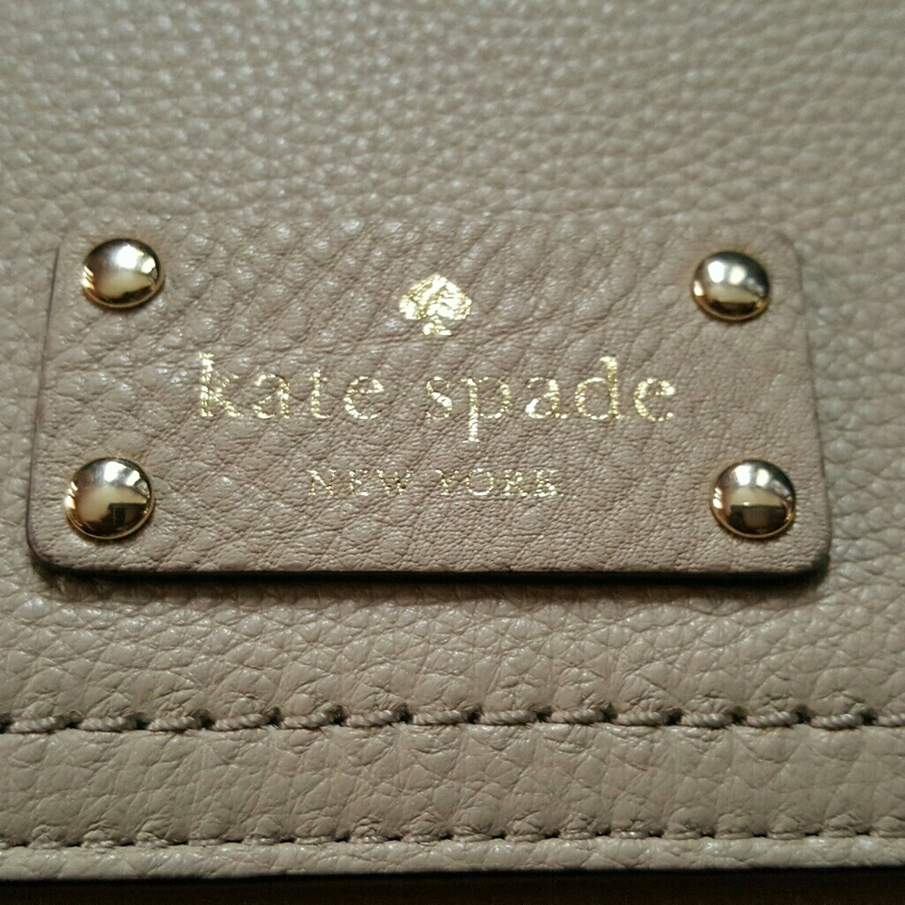 Kate Spade Sandra Baxter Street wallet