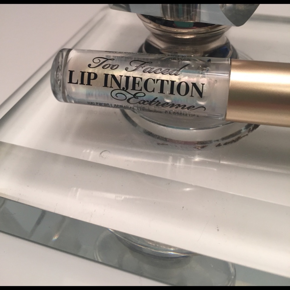 Too Faced Lip Injection Extreme