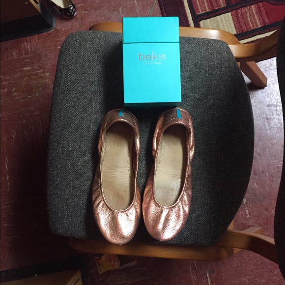 Size 8 Rose Glam Tieks - Picture 2 of 5