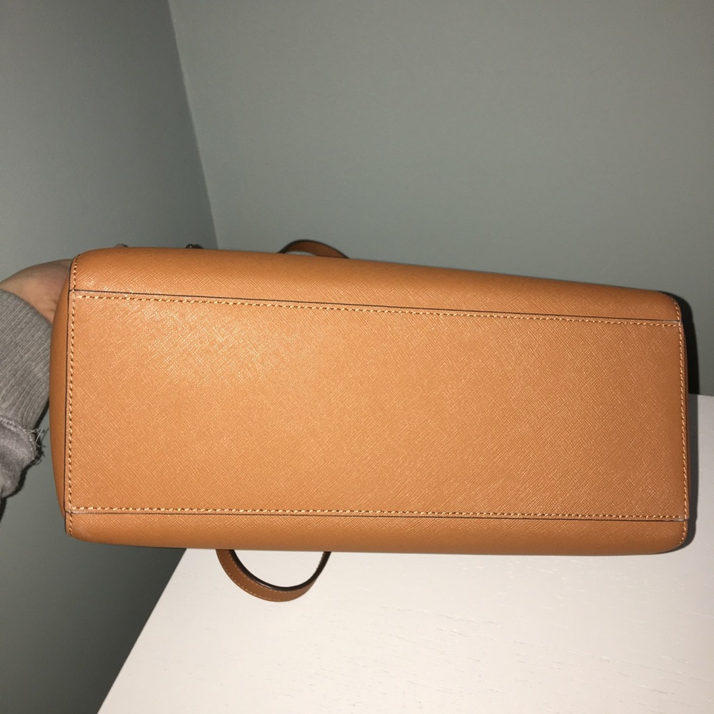 SOLD Tory Burch Small Tote - Picture 4 of 4