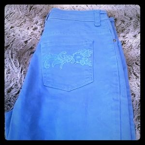 Gloria Vanderbilt light blue jeans