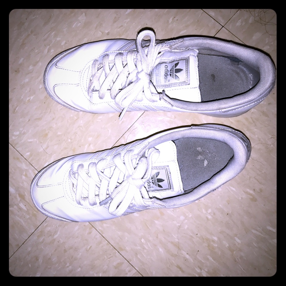 Adidas samoa's size 6/1/2