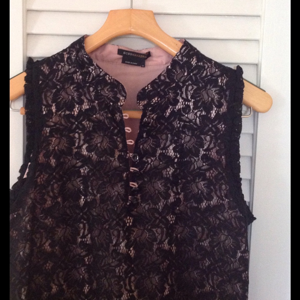 BCBGMAXAZARIA lace cocktail dress