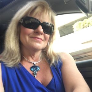 Meet your Posher, Valerie