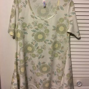 Beautiful perfect tee!! 💕🌸