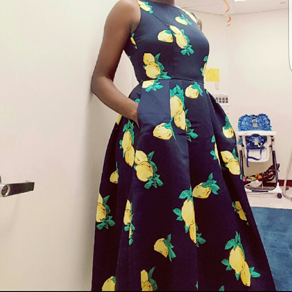 Beautiful lemon print dress one time used no trade