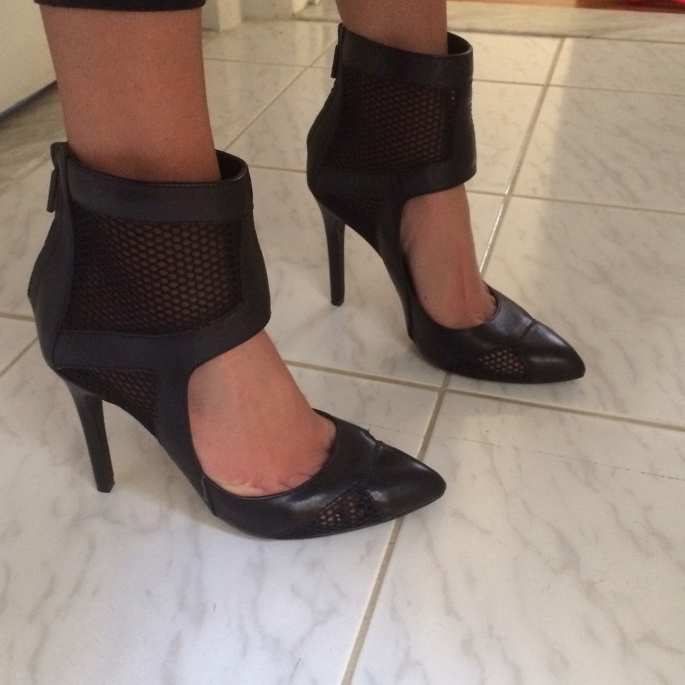 Pour La Victoire black high heels size 6