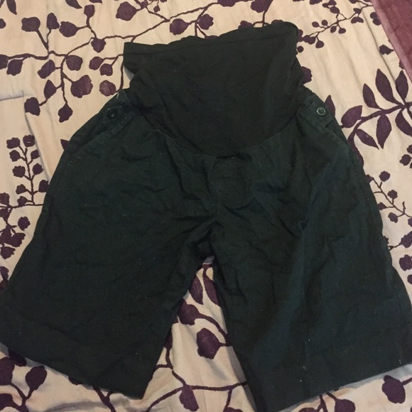 Black maternity shorts - Picture 1 of 1