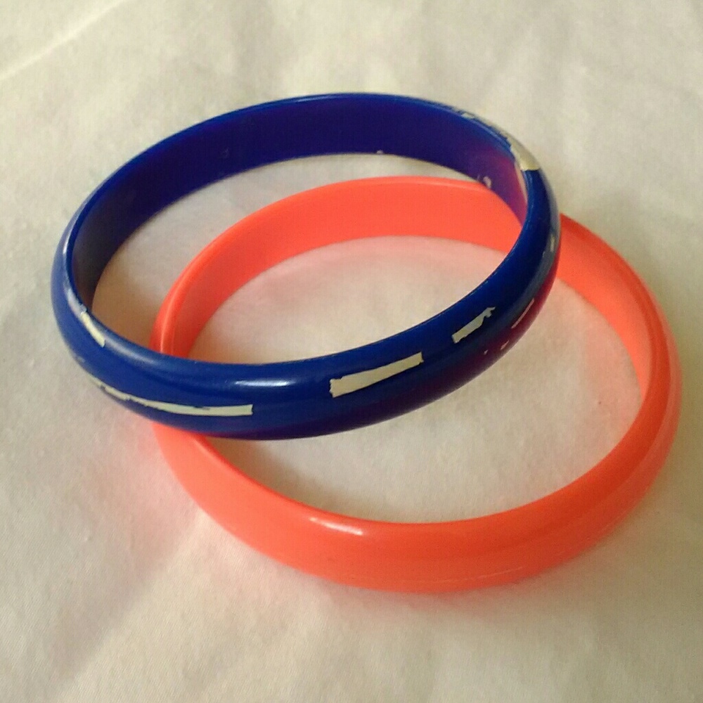 Vintage 80s Plastic Bangle Bracelet Set