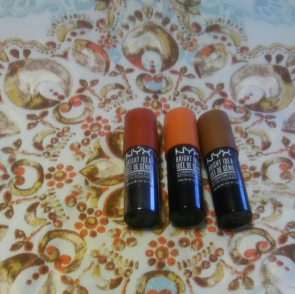 Nyx illuminating sticks