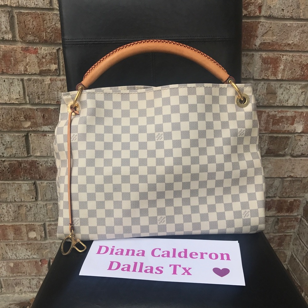 (SOLD)Authentic Louis Vuitton artsy mm