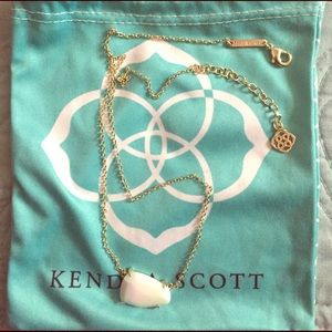 Kendra Scott necklace