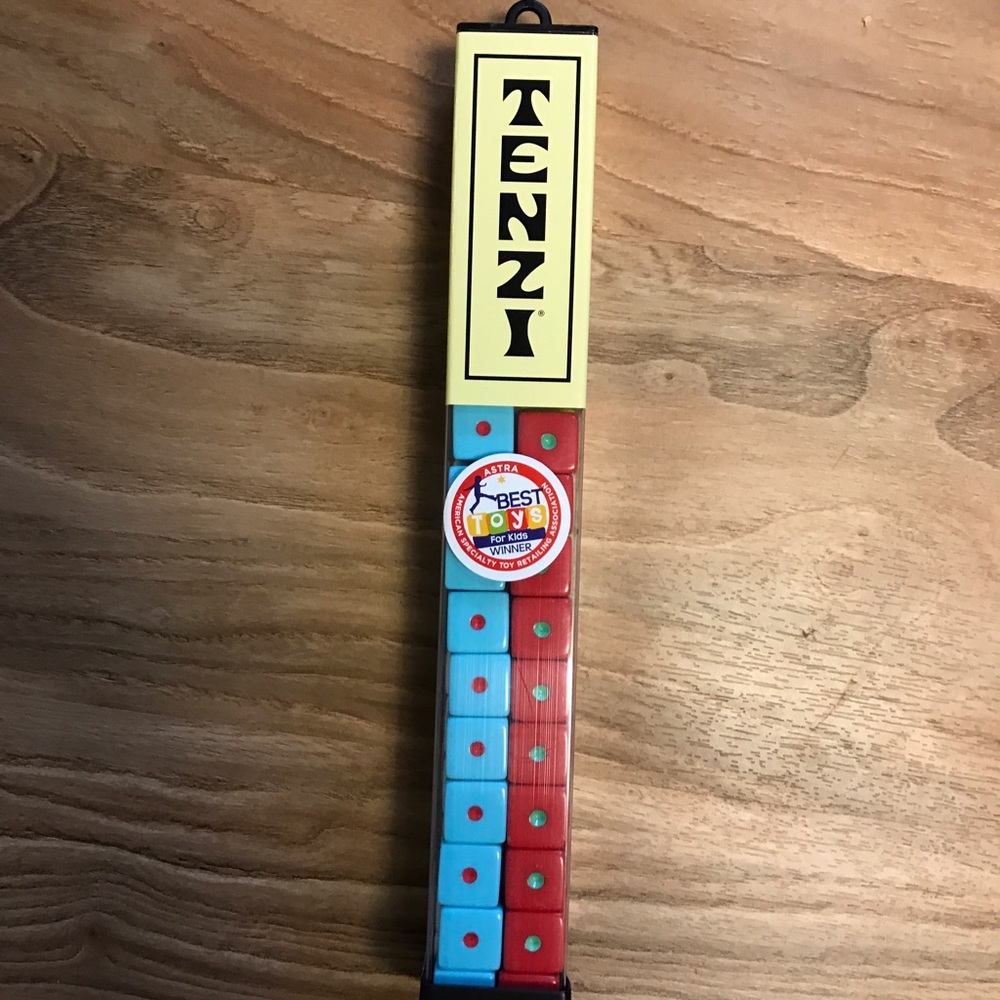 🔵Tenzi Game NWOT🔵