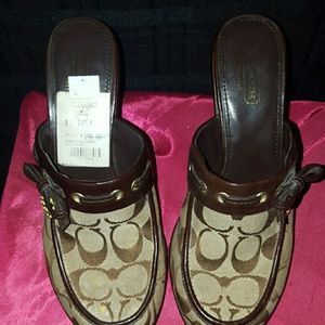 SIGNATURE Coach Clogs size 7B*