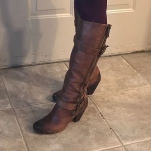 Brown leather Arturo Chiang boots