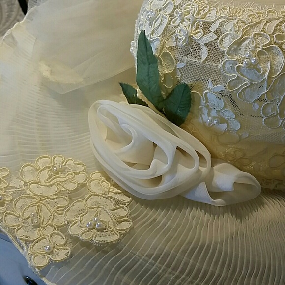 Vintage Bridal Lace & pearl hat/veil main image 4