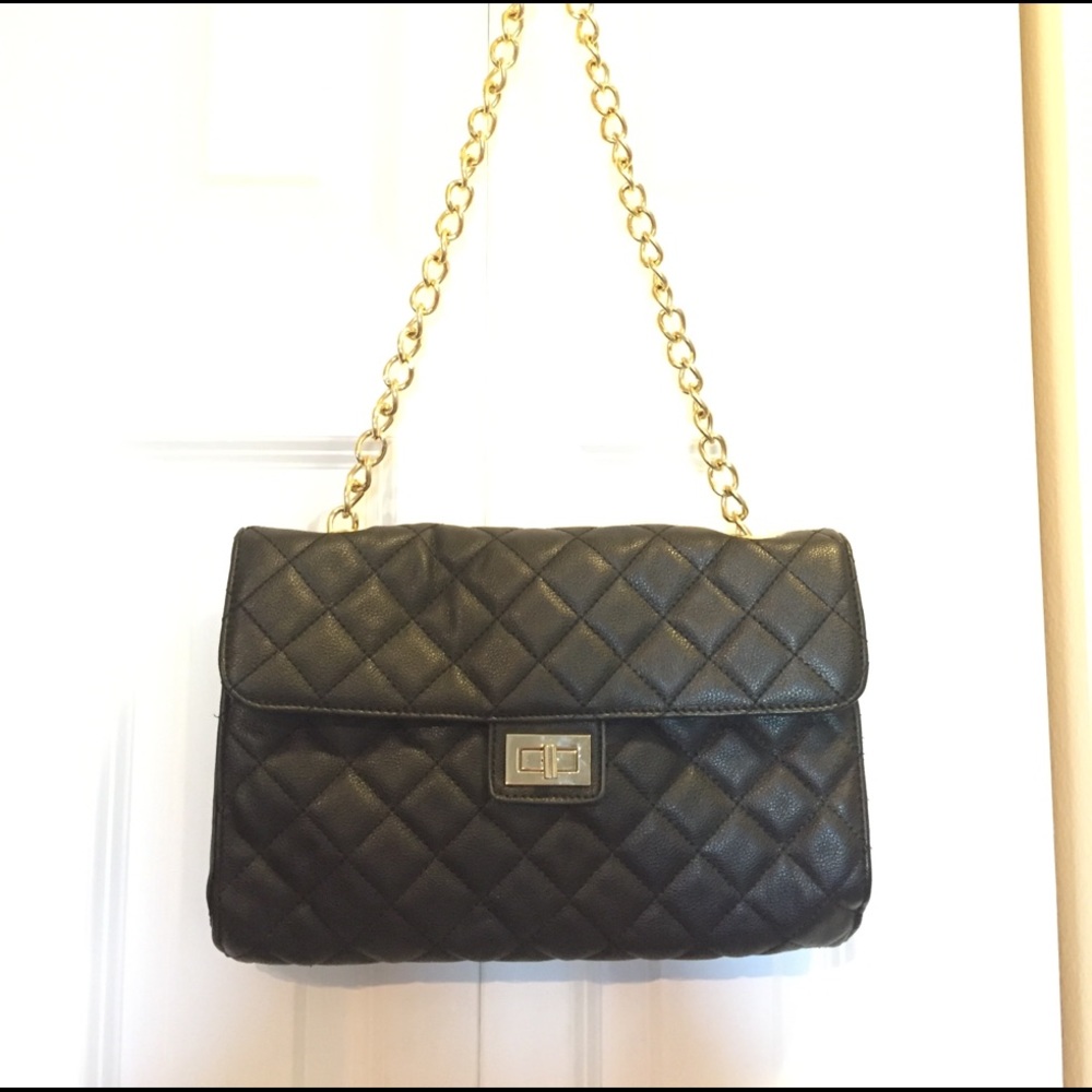 Black quilted shoulder bag